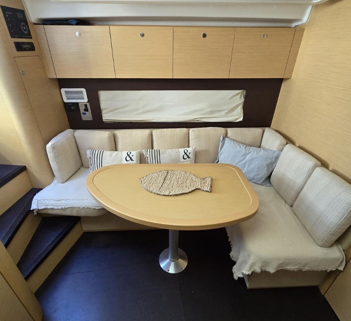 Captura de pantalla_14-3-2025_101644_www.theyachtmarket.com