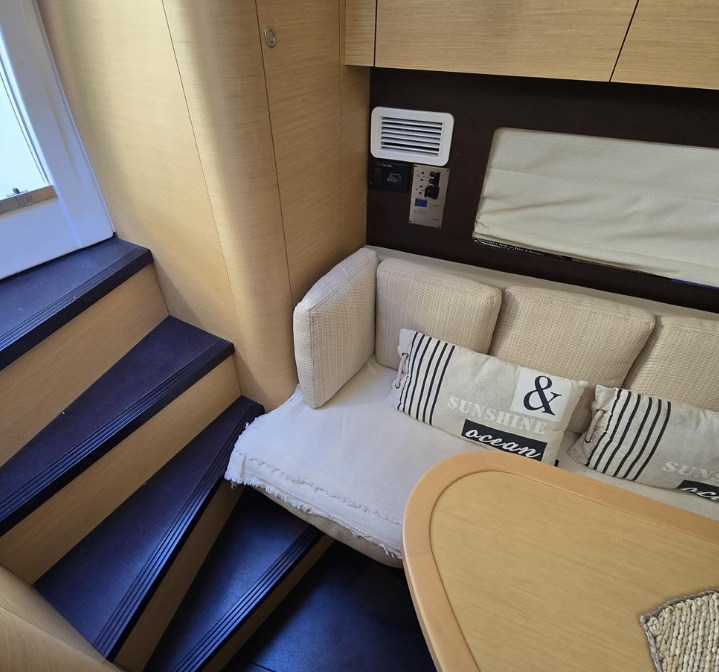 Captura de pantalla_14-3-2025_101653_www.theyachtmarket.com