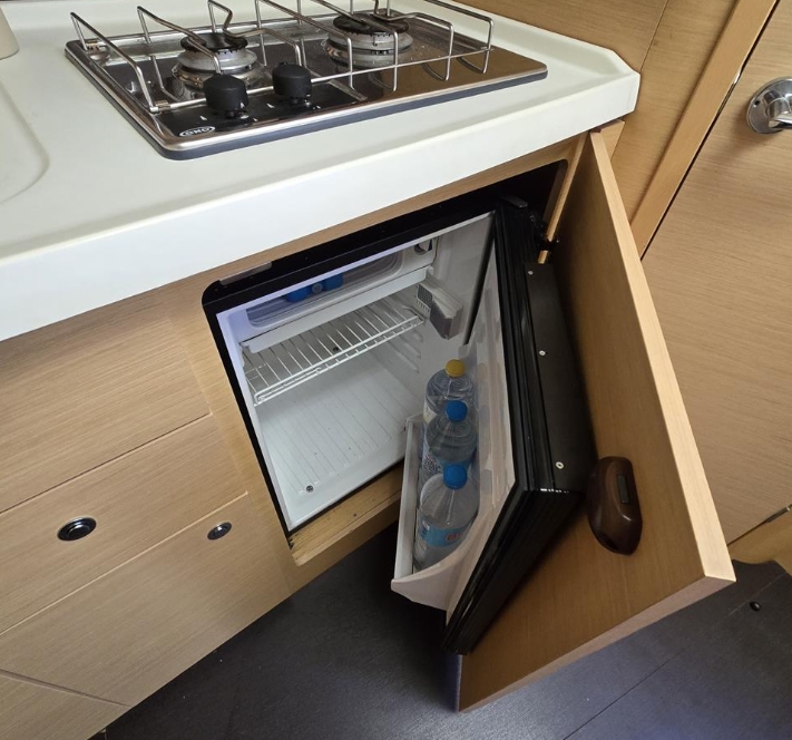 Captura de pantalla_14-3-2025_101926_www.theyachtmarket.com