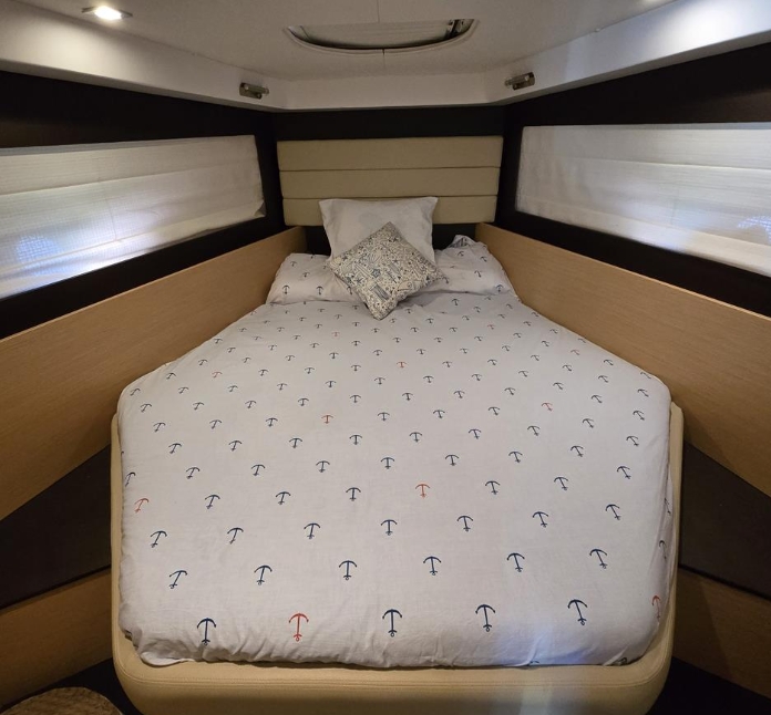 Captura de pantalla_14-3-2025_101956_www.theyachtmarket.com