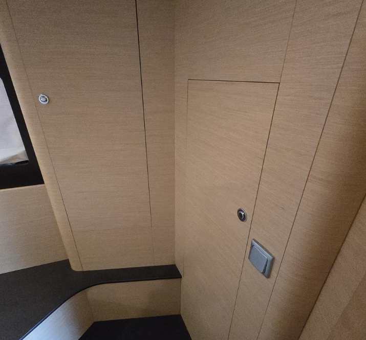 Captura de pantalla_14-3-2025_102048_www.theyachtmarket.com