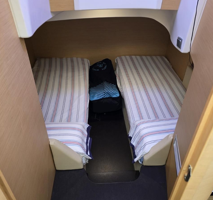 Captura de pantalla_14-3-2025_102118_www.theyachtmarket.com