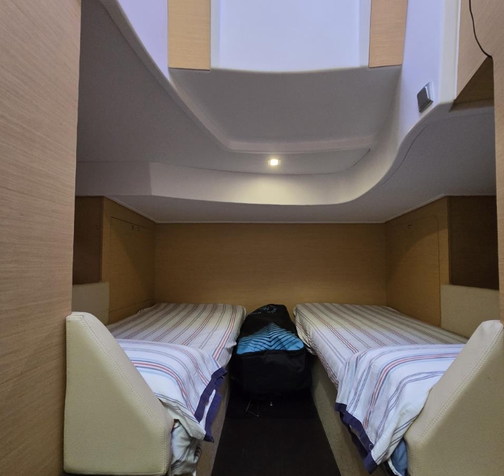 Captura de pantalla_14-3-2025_102129_www.theyachtmarket.com