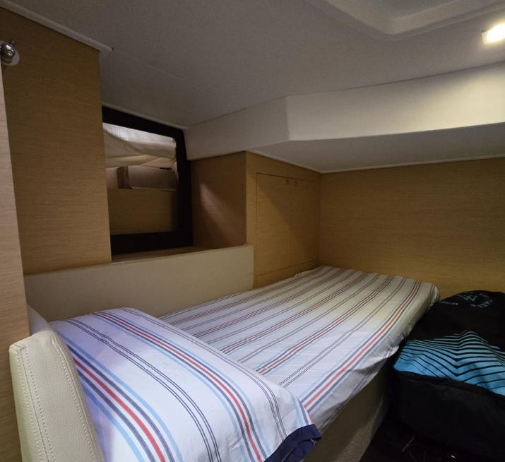 Captura de pantalla_14-3-2025_102148_www.theyachtmarket.com